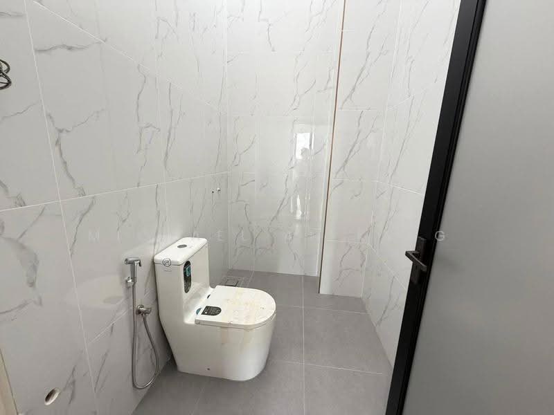 Semi-Detached House for Sale in Taman Mount Austin (Tebrau) - Michael Ah Kang - Bathroom - PropertyGuru.com.my