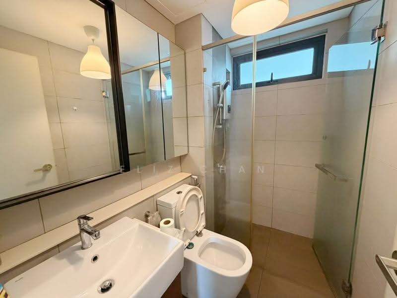 Kediaman Servis untuk Dijual di Three33 Residence - Eliz Chan - Bathroom - PropertyGuru.com.my