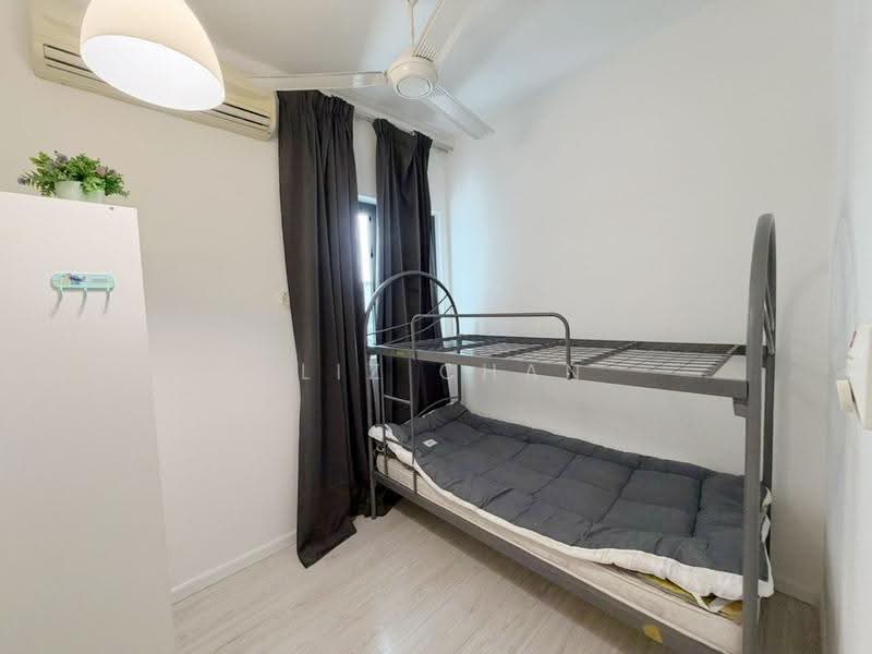 Kediaman Servis untuk Dijual di Three33 Residence - Eliz Chan - Bedroom - PropertyGuru.com.my