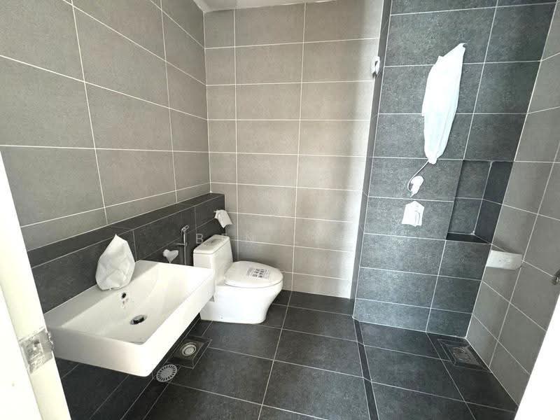Semi-Detached House for Sale in Ulu Tiram (Johor) - Ben Lee - Bathroom - PropertyGuru.com.my