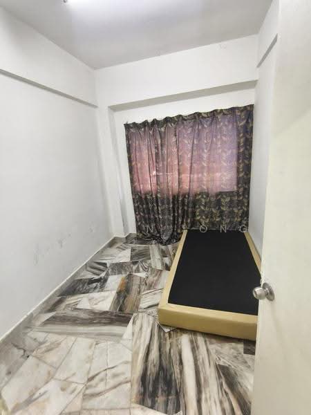Pangsapuri untuk Dijual di Pangsapuri Senja - Jayden Tong - Bedroom - PropertyGuru.com.my