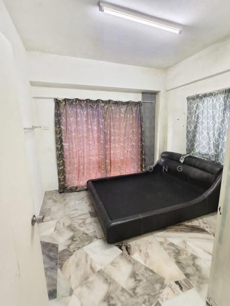 Pangsapuri untuk Dijual di Pangsapuri Senja - Jayden Tong - Bedroom - PropertyGuru.com.my