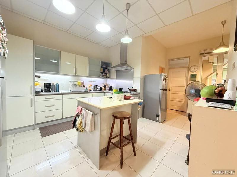 Rumah Berkembar untuk Dijual di Setia Alam (Selangor) - Ryan . - Kitchen - PropertyGuru.com.my