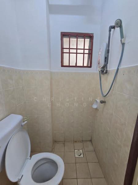 Pangsapuri untuk Dijual di Pandan Court - Christine Chong - Bathroom - PropertyGuru.com.my