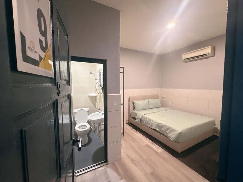 Rumah Berkembar untuk Dijual di Taman Kolam Air (Johor Bahru) - William Tay - Bedroom - PropertyGuru.com.my