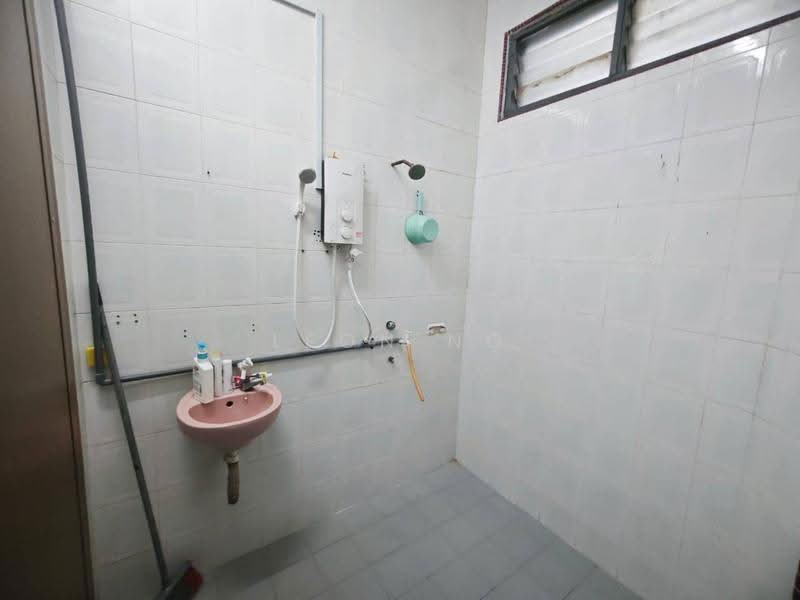 1-storey Terraced House for Sale in Skudai (Johor) - Leon Ng - Bathroom - PropertyGuru.com.my