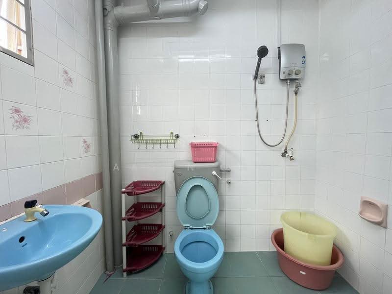 Kondominium untuk Disewa di Genting Court Condominium - Aaron Ong - Bathroom - PropertyGuru.com.my