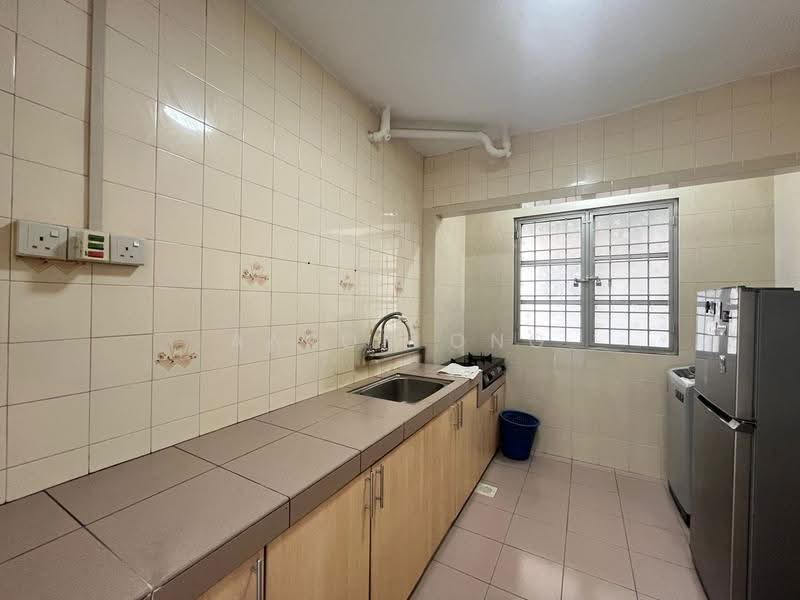 Kondominium untuk Disewa di Genting Court Condominium - Aaron Ong - Kitchen - PropertyGuru.com.my