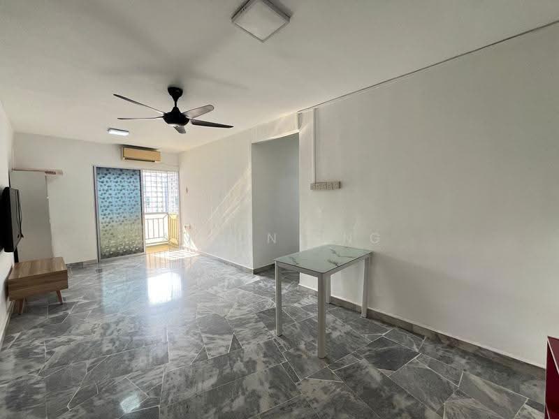 Kondominium untuk Disewa di Genting Court Condominium - Aaron Ong - Living Room - PropertyGuru.com.my