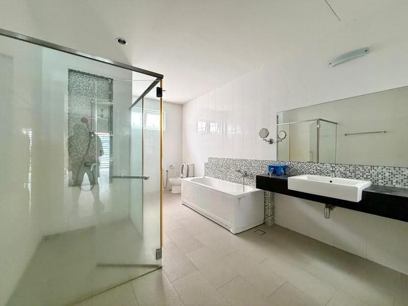 Rumah Teres 3-Tingkat untuk Dijual di 2 Permai (Tanjung Bungah) - Ping Koay - Bathroom - PropertyGuru.com.my
