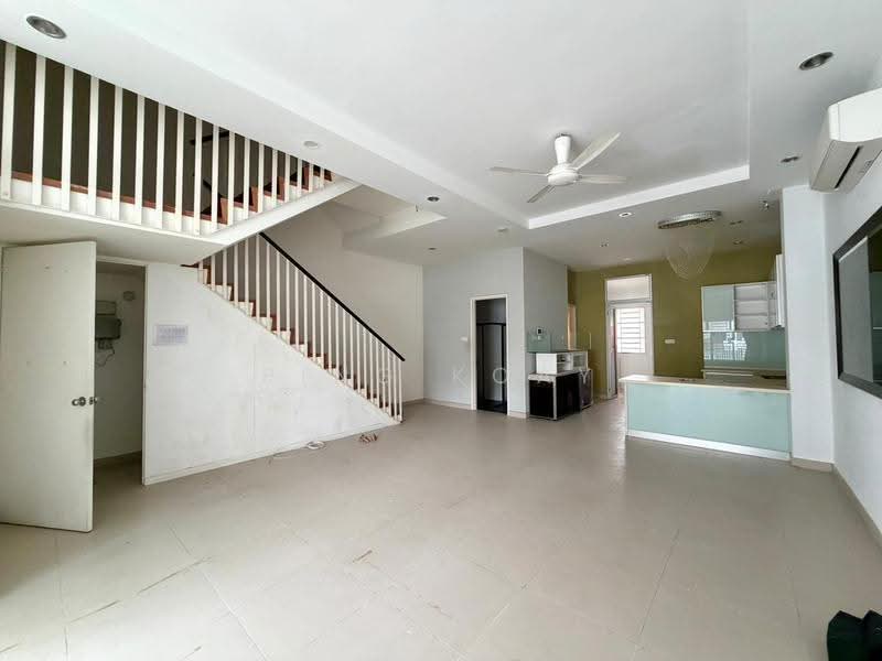 Rumah Teres 3-Tingkat untuk Dijual di 2 Permai (Tanjung Bungah) - Ping Koay - Living Room - PropertyGuru.com.my