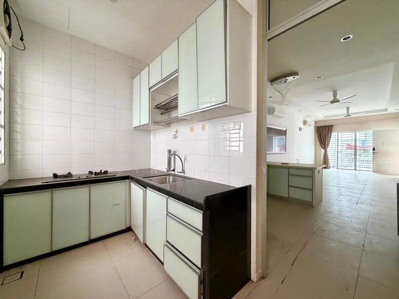 Rumah Teres 3-Tingkat untuk Dijual di 2 Permai (Tanjung Bungah) - Ping Koay - Kitchen - PropertyGuru.com.my
