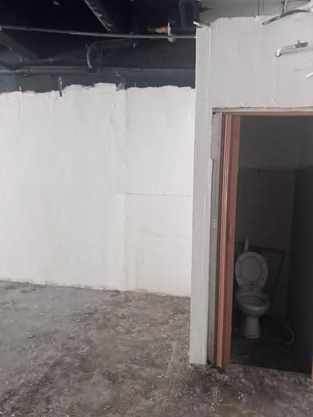Kedai untuk Disewa di Bangsar (Kuala Lumpur) - Michelle Yeoh - Bathroom - PropertyGuru.com.my