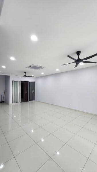 2-storey Terraced House for Rent in Bandar Gamuda Gardens (Rawang) - Alan Chin - Living Room - PropertyGuru.com.my
