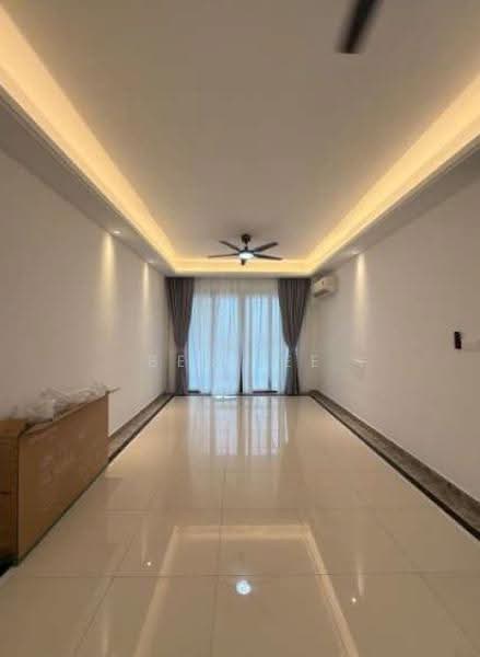 Kondominium untuk Dijual di R&F Princess Cove Phase 2-Seine Region - Ben Lee - Living Room - PropertyGuru.com.my