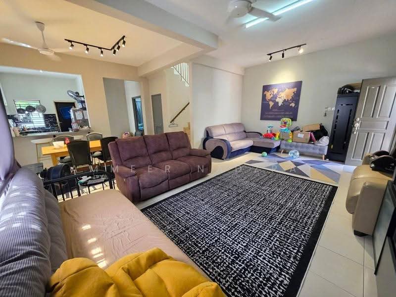 Semi-Detached House for Sale in Taman Tasik Semenyih (Semenyih) - Ammeer Nadzrai - Living Room - PropertyGuru.com.my