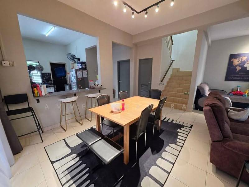 Semi-Detached House for Sale in Taman Tasik Semenyih (Semenyih) - Ammeer Nadzrai - Dining Room - PropertyGuru.com.my