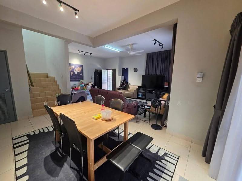 Semi-Detached House for Sale in Taman Tasik Semenyih (Semenyih) - Ammeer Nadzrai - Living Room - PropertyGuru.com.my