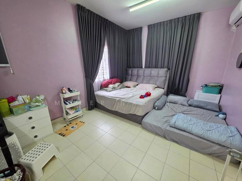 Semi-Detached House for Sale in Taman Tasik Semenyih (Semenyih) - Ammeer Nadzrai - Bedroom - PropertyGuru.com.my