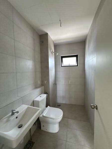 2-storey Terraced House for Sale in Bandar Gamuda Cove (Dengkil) - SY Lee - Bathroom - PropertyGuru.com.my
