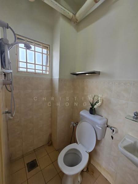 Pangsapuri untuk Dijual di Pandan Court - Christine Chong - Bathroom - PropertyGuru.com.my