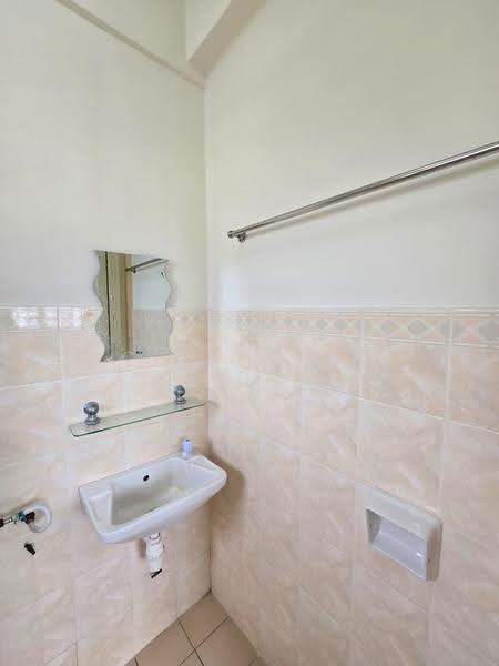 Pangsapuri untuk Dijual di Pandan Court - Christine Chong - Bathroom - PropertyGuru.com.my