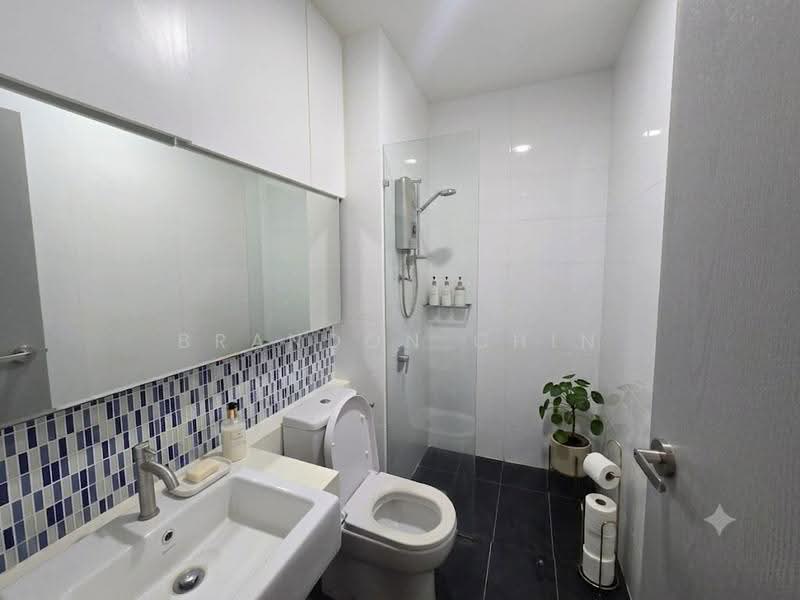 Kediaman Servis untuk Dijual di Residential Suites @ HighPark - Brandon Chin - Bathroom - PropertyGuru.com.my