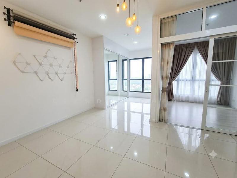 Kediaman Servis untuk Dijual di Residential Suites @ HighPark - Brandon Chin - Living Room - PropertyGuru.com.my