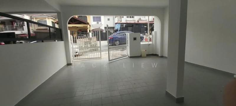 Rumah Teres 2-Tingkat untuk Disewa di Batu Caves (Selangor) - Jack Liew - Entrance - PropertyGuru.com.my