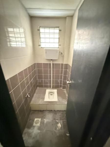 Kedai untuk Disewa di Bandar Puteri Puchong (Puchong) - John Khaw - Bathroom - PropertyGuru.com.my