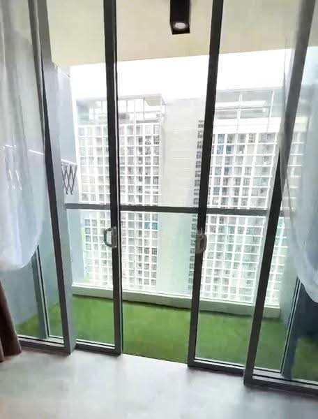 Kondominium untuk Disewa di Lakefront Residence - HL Lau - Balcony - PropertyGuru.com.my