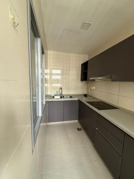 Kondominium untuk Disewa di Lakefront Residence - HL Lau - Kitchen - PropertyGuru.com.my