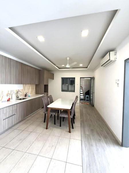 Kondominium untuk Disewa di Lakefront Residence - HL Lau - Kitchen - PropertyGuru.com.my