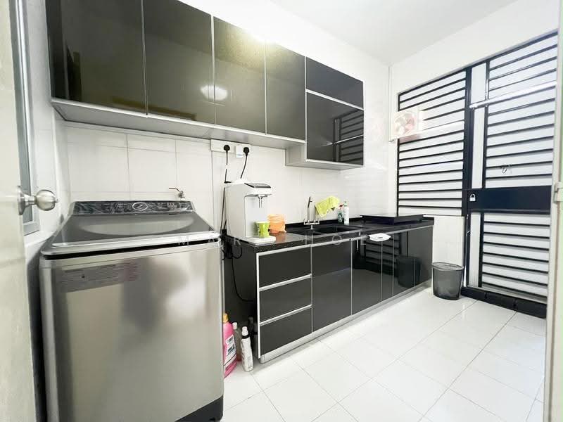 Rumah Teres 2-Tingkat untuk Dijual di Setia Tropika (Johor Bahru) - Mars Hoe - Kitchen - PropertyGuru.com.my