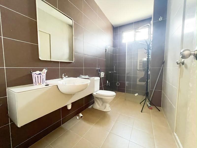 Rumah Teres 2-Tingkat untuk Dijual di Setia Tropika (Johor Bahru) - Mars Hoe - Bathroom - PropertyGuru.com.my