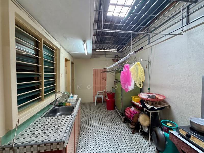 Rumah Teres 2-Tingkat untuk Dijual di Kampung Herriot (Pulau Tikus) - Ping Koay - Kitchen - PropertyGuru.com.my