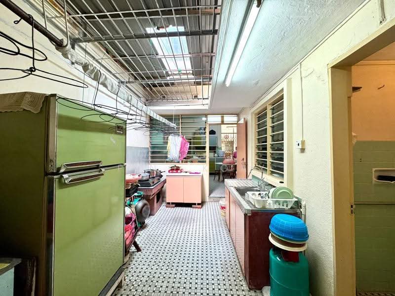 Rumah Teres 2-Tingkat untuk Dijual di Kampung Herriot (Pulau Tikus) - Ping Koay - Kitchen - PropertyGuru.com.my