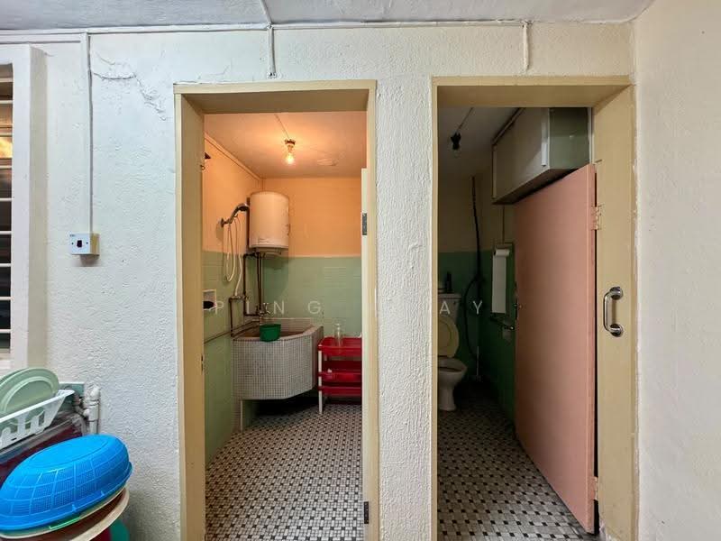 Rumah Teres 2-Tingkat untuk Dijual di Kampung Herriot (Pulau Tikus) - Ping Koay - Bathroom - PropertyGuru.com.my