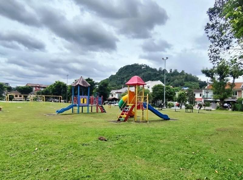 Rumah Teres 2-Tingkat untuk Dijual di Ulu Kelang (Kuala Lumpur) - Rashidah Juremi - Exterior - PropertyGuru.com.my