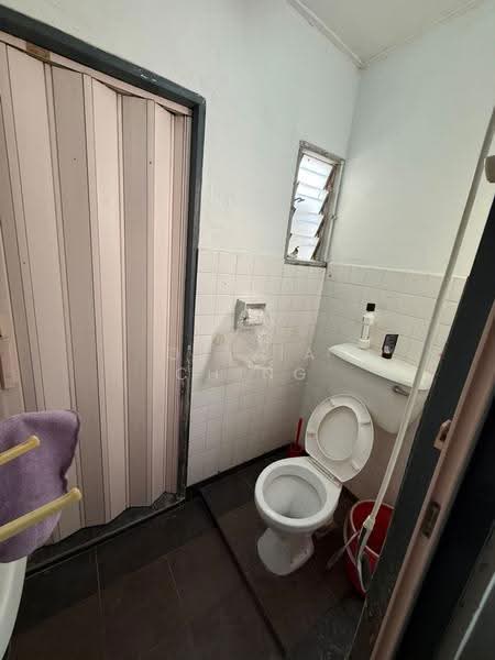 Rumah Teres 2-Tingkat untuk Dijual di Permas Jaya (Johor Bahru) - Olivia Ching - Bathroom - PropertyGuru.com.my