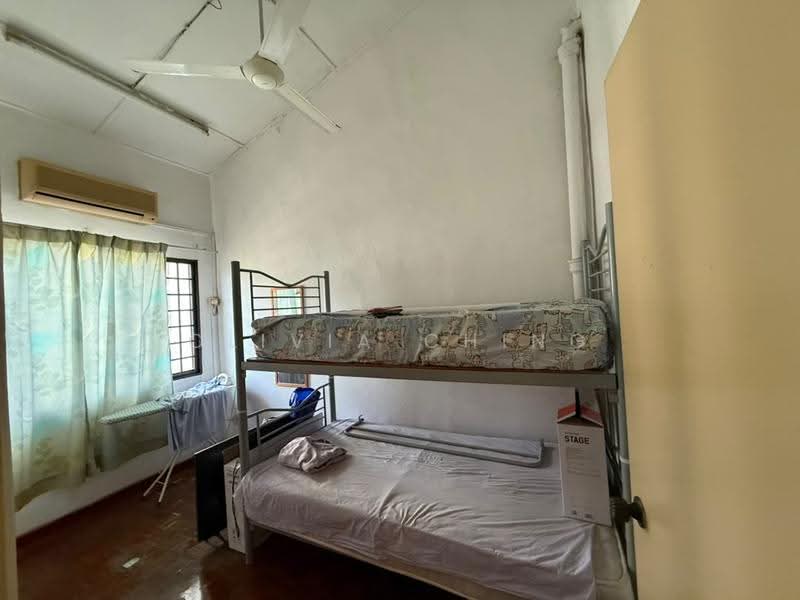 Rumah Teres 2-Tingkat untuk Dijual di Permas Jaya (Johor Bahru) - Olivia Ching - Bedroom - PropertyGuru.com.my