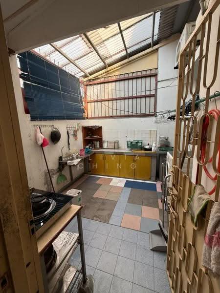 Rumah Teres 2-Tingkat untuk Dijual di Permas Jaya (Johor Bahru) - Olivia Ching - Kitchen - PropertyGuru.com.my