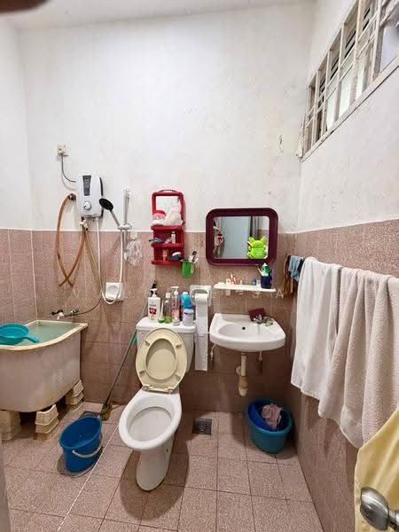 1-storey Terraced House for Sale in Taman Nusa Jaya Mas (Iskandar Puteri (Nusajaya)) - Valerie Saw - Bathroom - PropertyGuru.com.my
