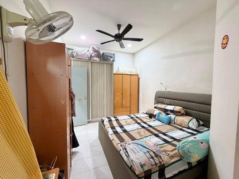 1-storey Terraced House for Sale in Taman Nusa Jaya Mas (Iskandar Puteri (Nusajaya)) - Valerie Saw - Bedroom - PropertyGuru.com.my