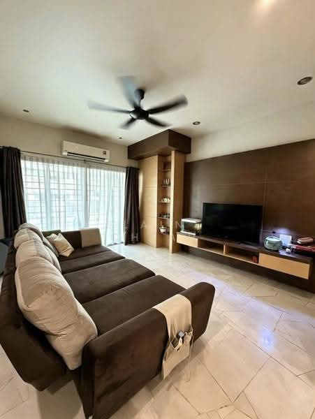 Rumah Teres 2-Tingkat untuk Dijual di Ara Damansara (Selangor) - Elaine Cheah - Living Room - PropertyGuru.com.my