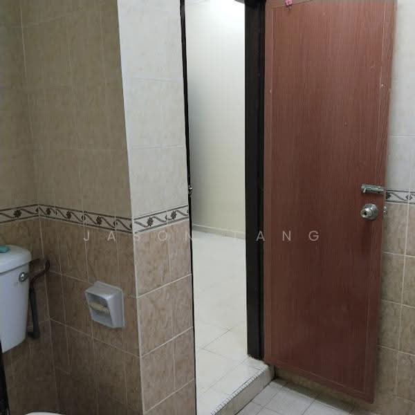 Pangsapuri untuk Dijual di Larkin Indah - Jason Tang - Bathroom - PropertyGuru.com.my