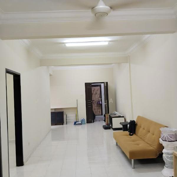 Pangsapuri untuk Dijual di Larkin Indah - Jason Tang - Living Room - PropertyGuru.com.my