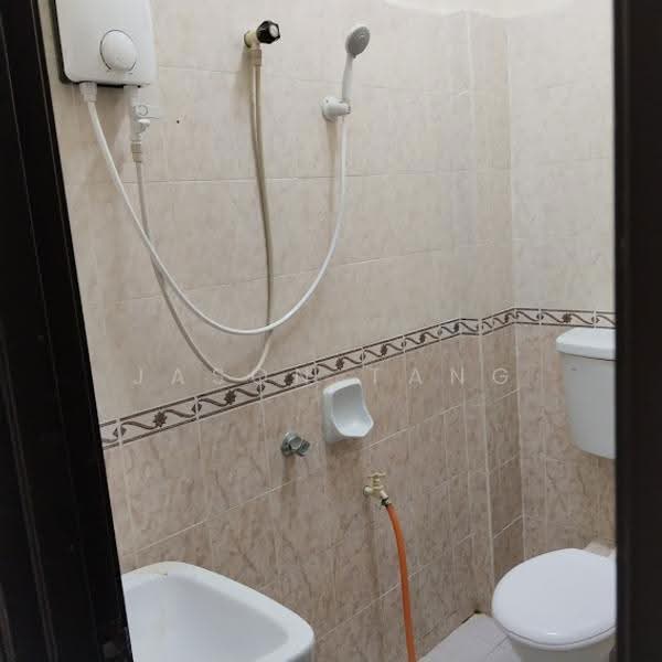 Pangsapuri untuk Dijual di Larkin Indah - Jason Tang - Bathroom - PropertyGuru.com.my