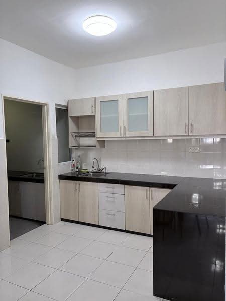 Kediaman Servis untuk Disewa di Koi Kinrara - EE Ling - Kitchen - PropertyGuru.com.my