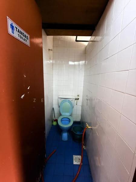 Shop / Office for Sale in Taman Bayu Perdana (Klang) - Zenny Lim - Bathroom - PropertyGuru.com.my